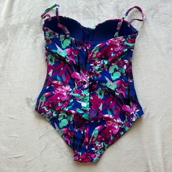 Catalina Pink Blue Purple Floral Twist One-Piece Swimsuit Size S - Picture 2 of 14